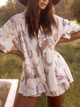 Conjunto holgado de dos piezas con camisa de manga corta y pantalones cortos con estampado occidental